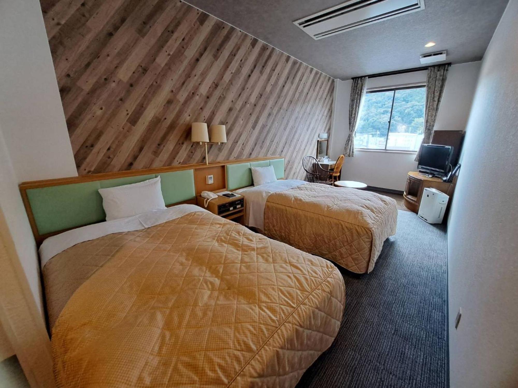 Business Hotel Kawakami Kumano Exterior photo